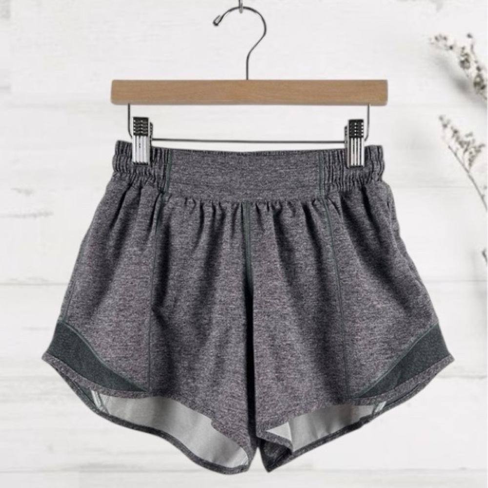 NWOT Lululemon Hotty Hot Short II *Long 4” Size 2 Tall - Heather Lux Multi Black